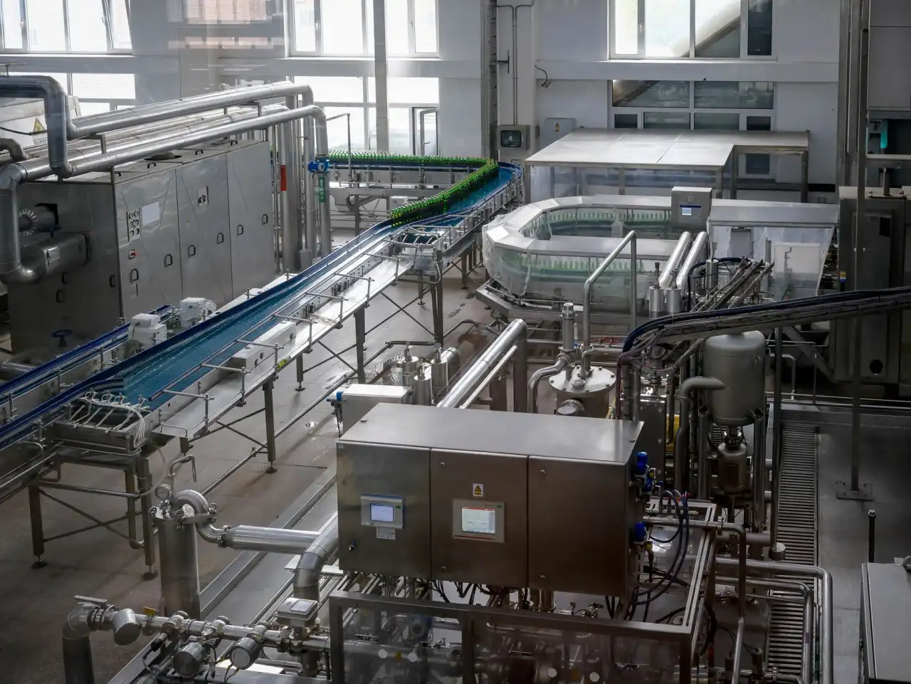 餐饮策划全流程方案对比：品牌孵化与连锁加盟体系设计解析