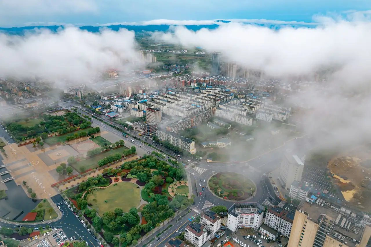 2025年餐饮品牌孵化全流程解析：从定位到体系建设的关键步骤